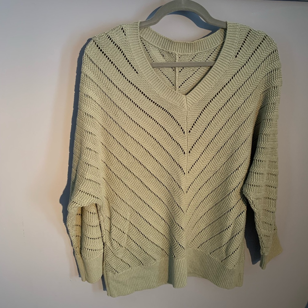 Cotton crop sleeve sweater